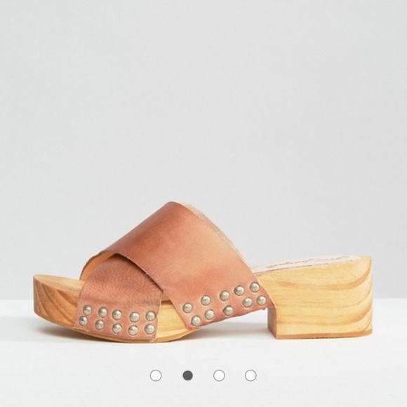 Free People Shoes - FREE PEOPLE SONNET Clog Sandals Size 37/7